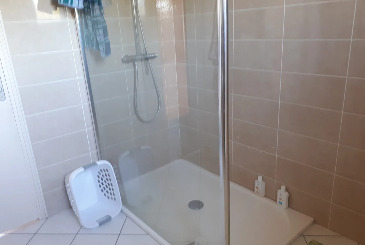 Maison 3 chambres avec terrasse, jardin et garage à Buxeuil 37160 