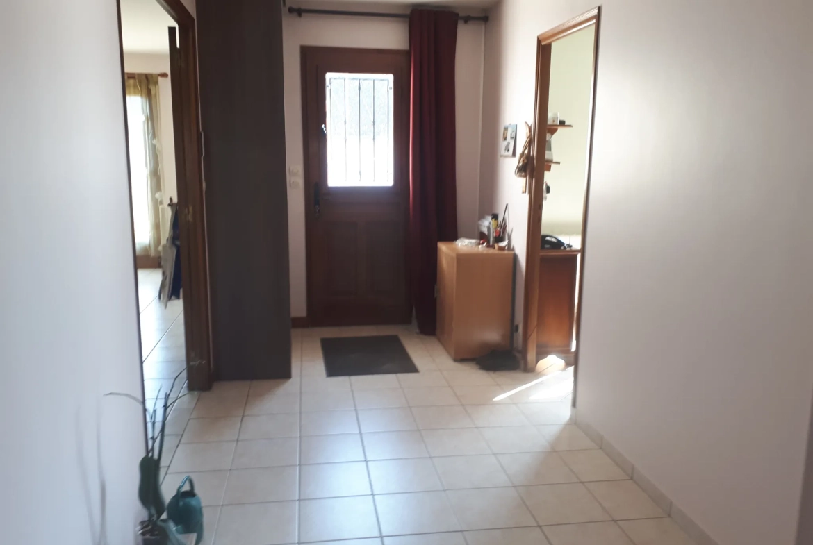 Maison 3 chambres avec terrasse, jardin et garage à Buxeuil 37160 