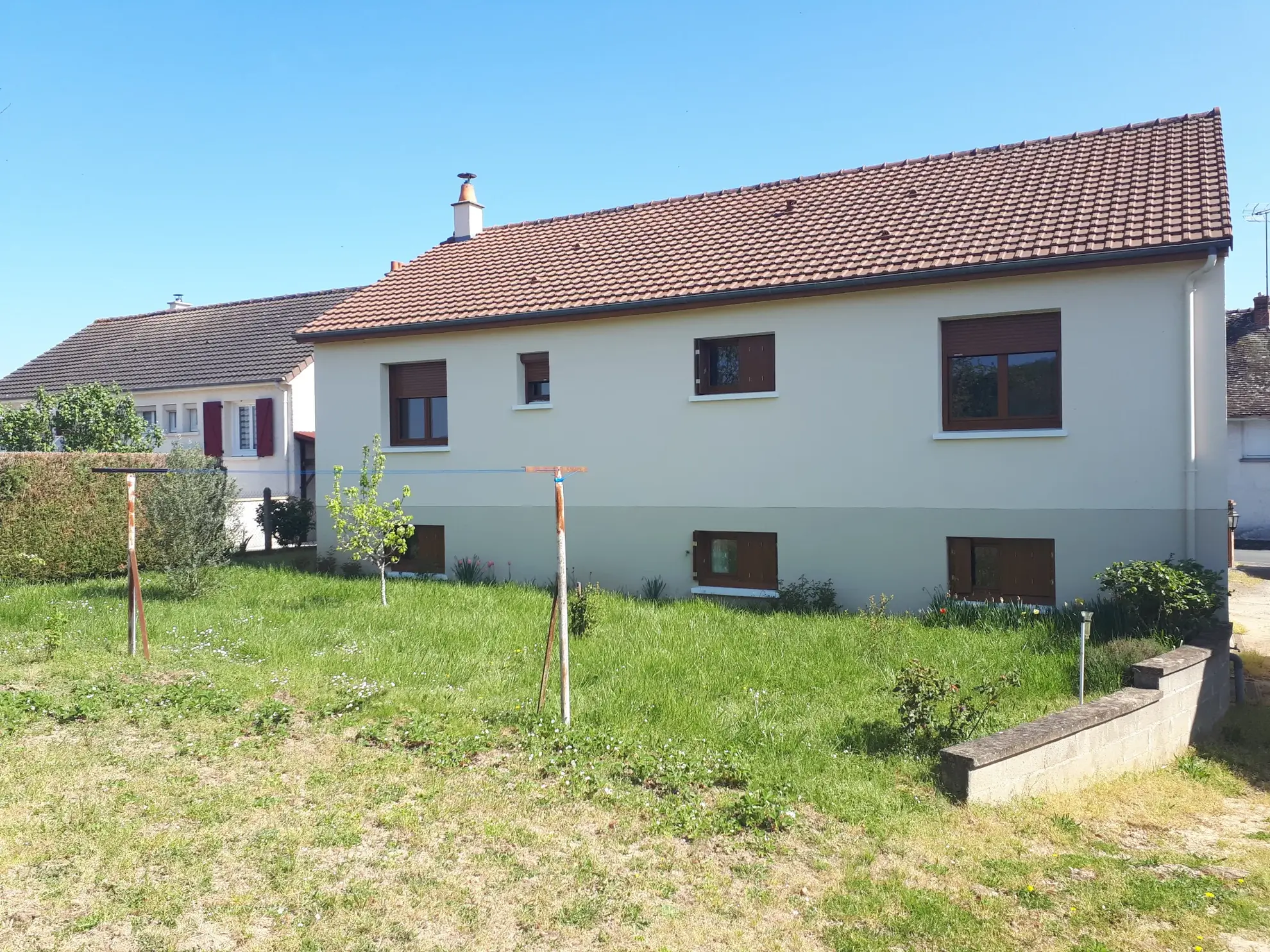 Maison 3 chambres avec terrasse, jardin et garage à Buxeuil 37160 