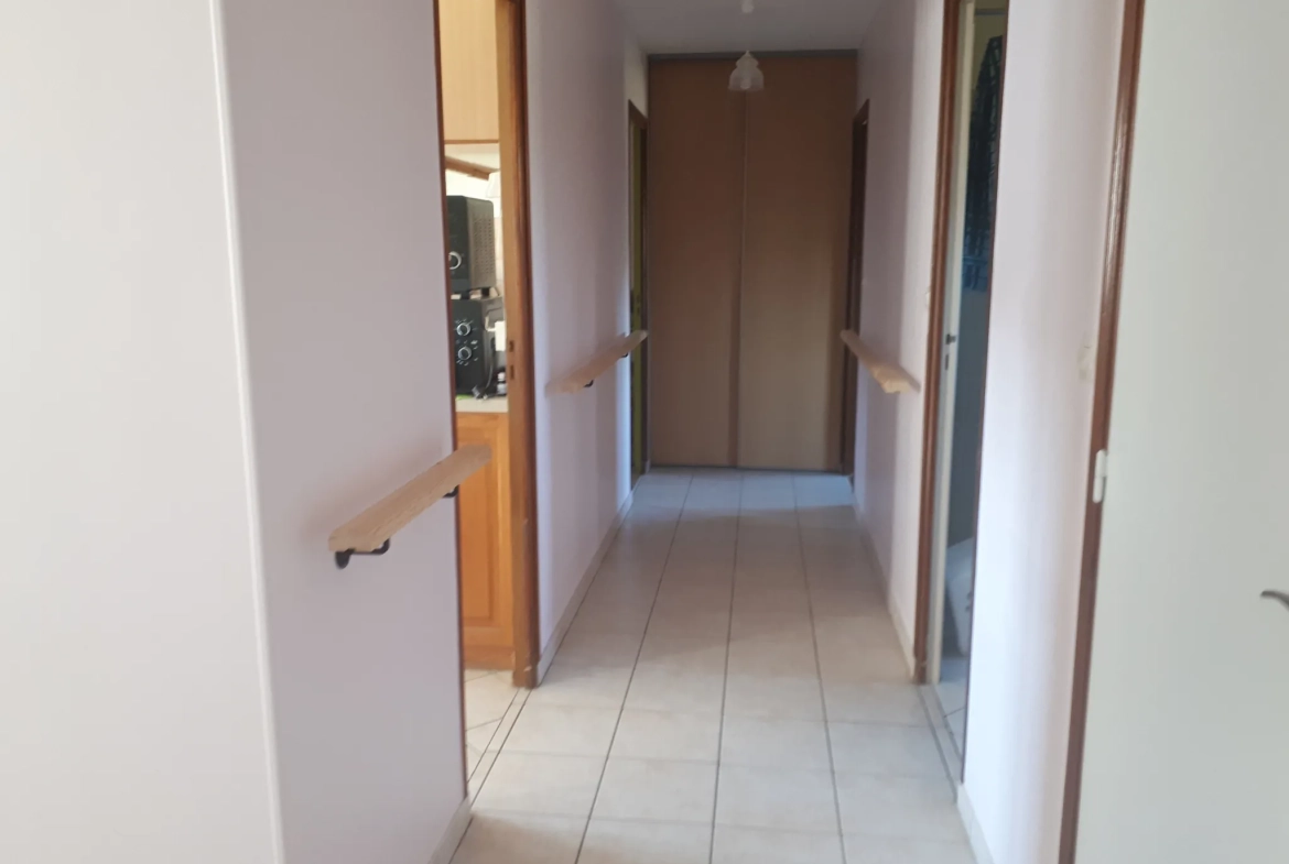 Maison 3 chambres avec terrasse, jardin et garage à Buxeuil 37160 