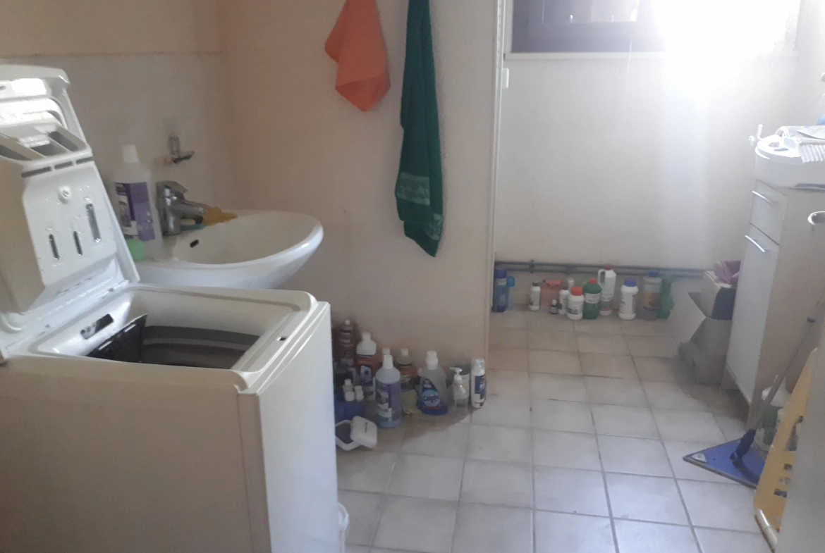 Maison 3 chambres avec terrasse, jardin et garage à Buxeuil 37160 