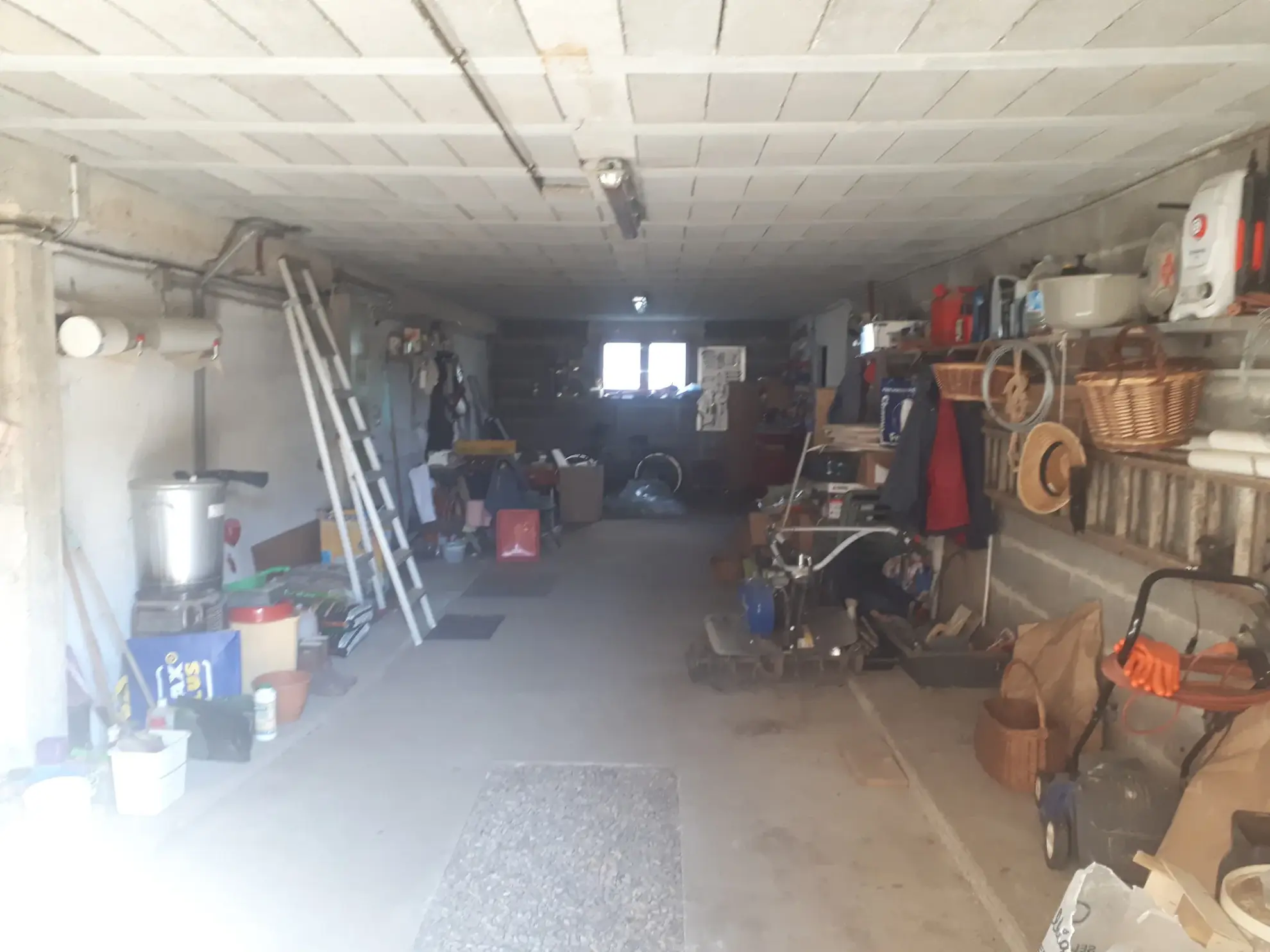 Maison 3 chambres avec terrasse, jardin et garage à Buxeuil 37160 