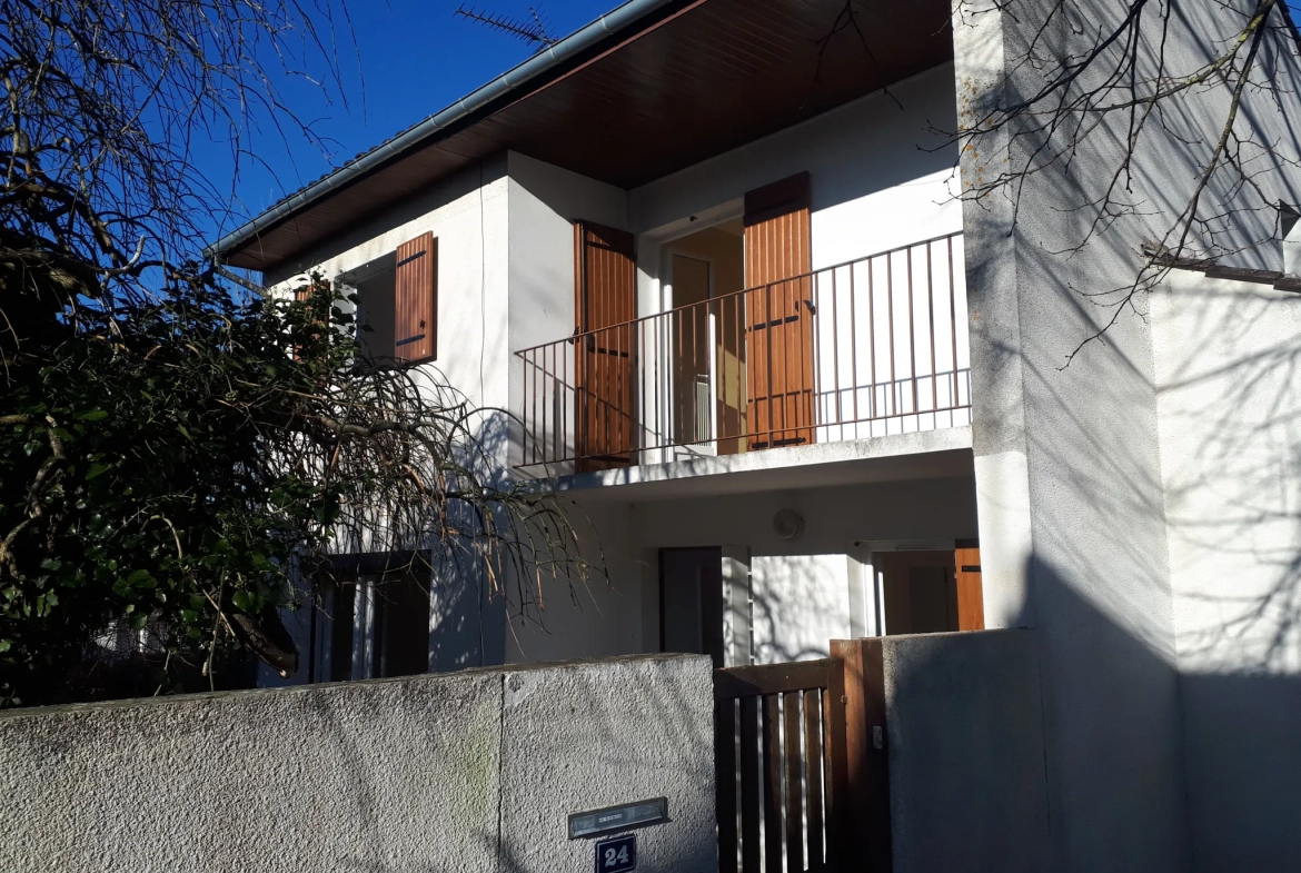 Maison avec jardin et garage à vendre à Poitiers, proche centre historique 