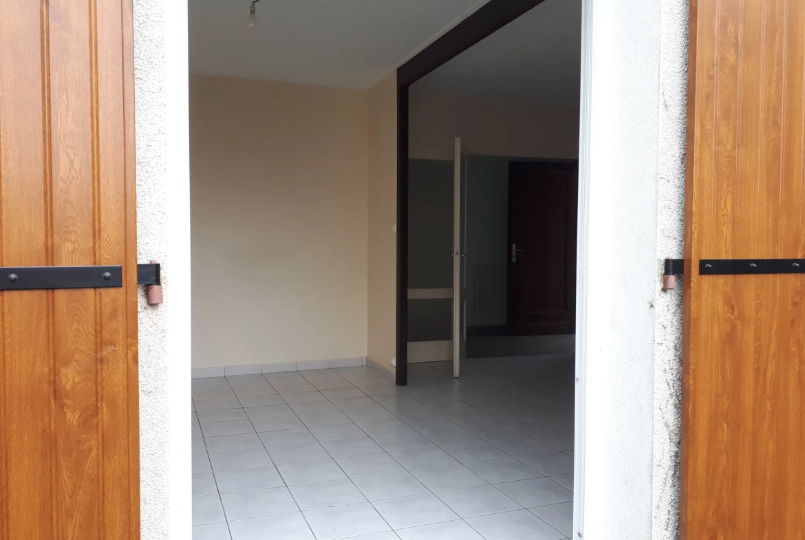 Maison avec jardin et garage à vendre à Poitiers, proche centre historique 