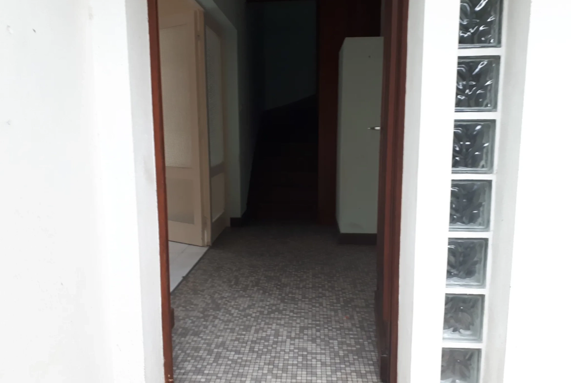 Maison avec jardin et garage à vendre à Poitiers, proche centre historique 