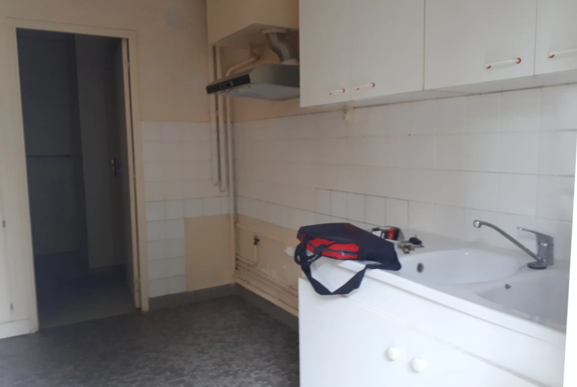 Maison avec jardin et garage à vendre à Poitiers, proche centre historique 