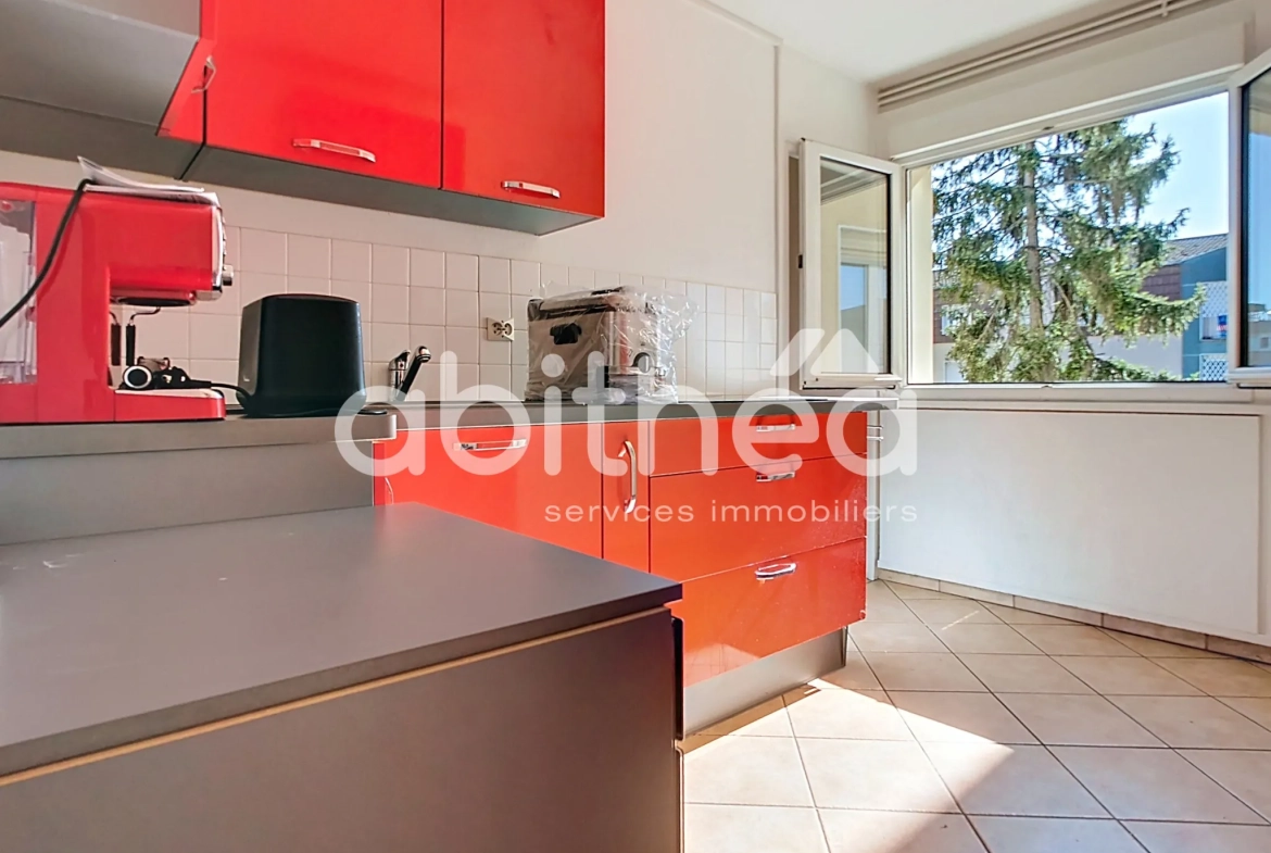 Appartement 4 pièces de 80 m² à La Chapelle Saint-Luc avec loggia et proximité centre commercial 