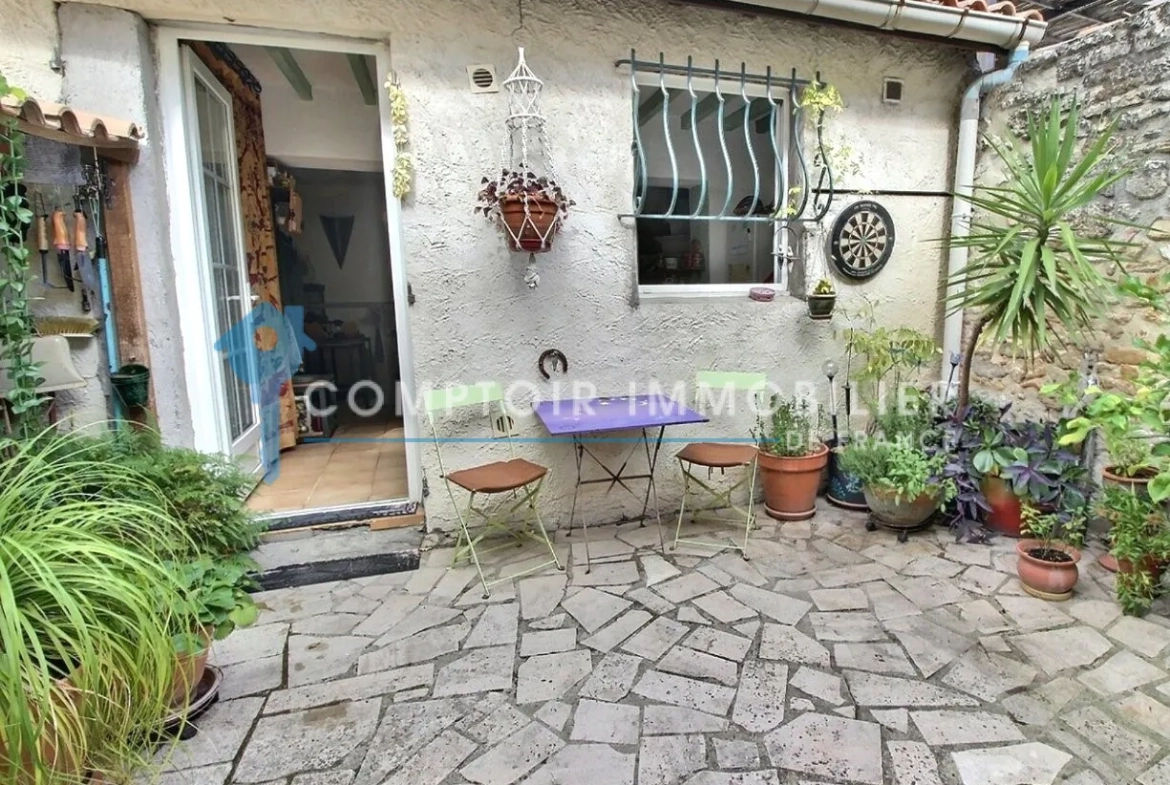 Maison de village de 53 m² avec cour orientée sud à Vallabregues 