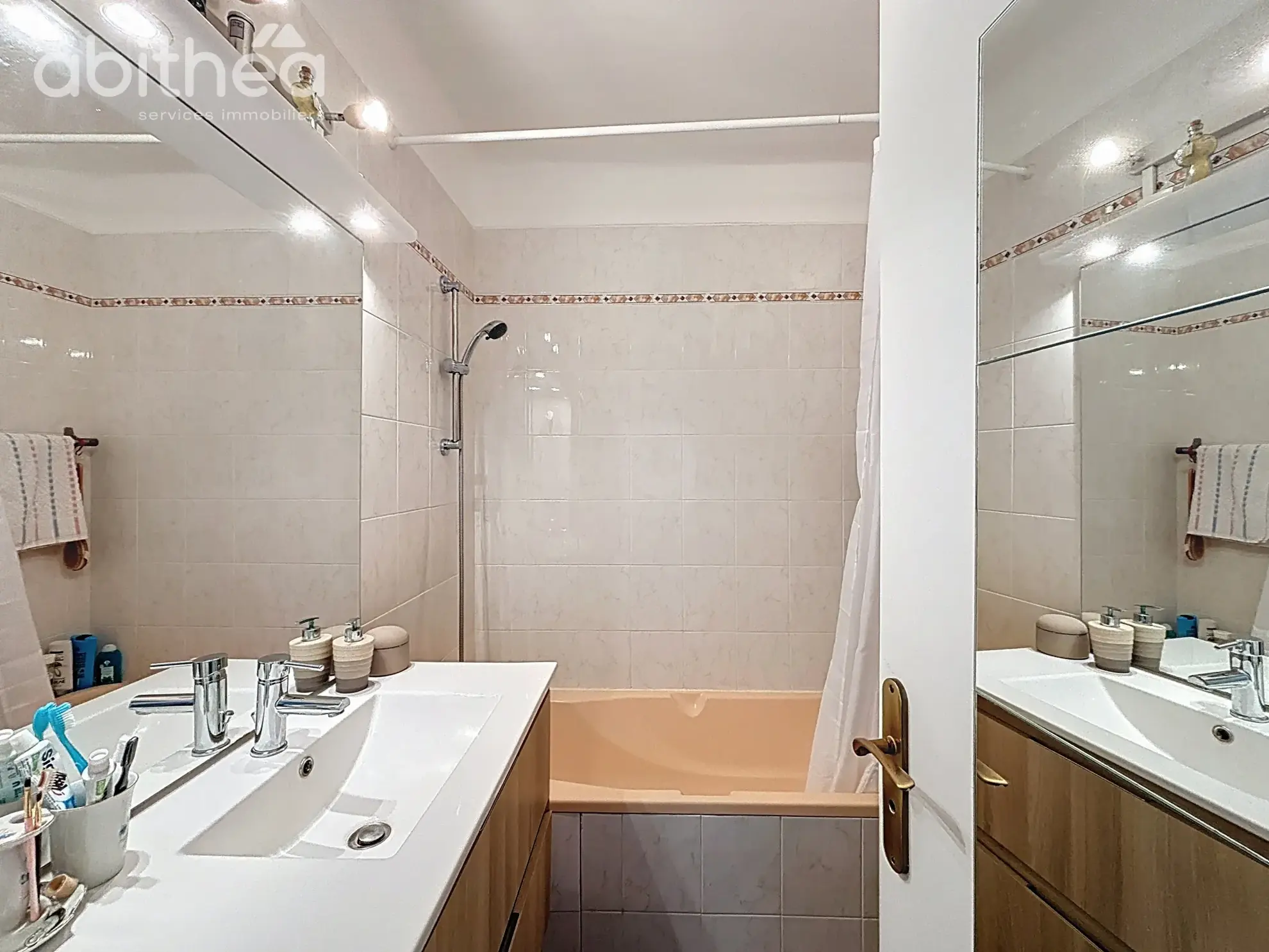 Grand appartement 4 pièces en centre-ville de Choisy-le-Roi avec parking et cave 