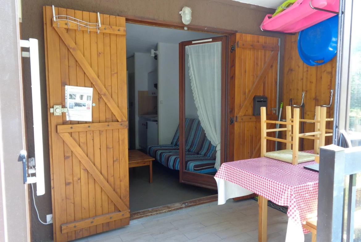 Studio meublé de 25 m² avec véranda chauffée à Montferrier, proche pistes 