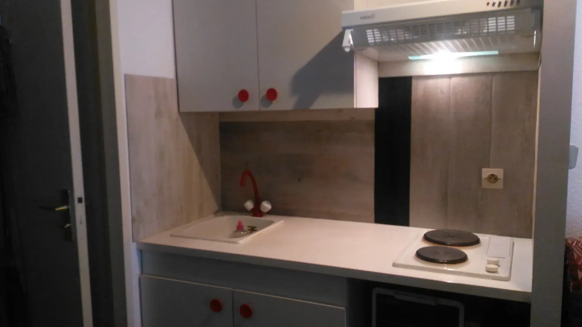 Studio meublé de 25 m² avec véranda chauffée à Montferrier, proche pistes 