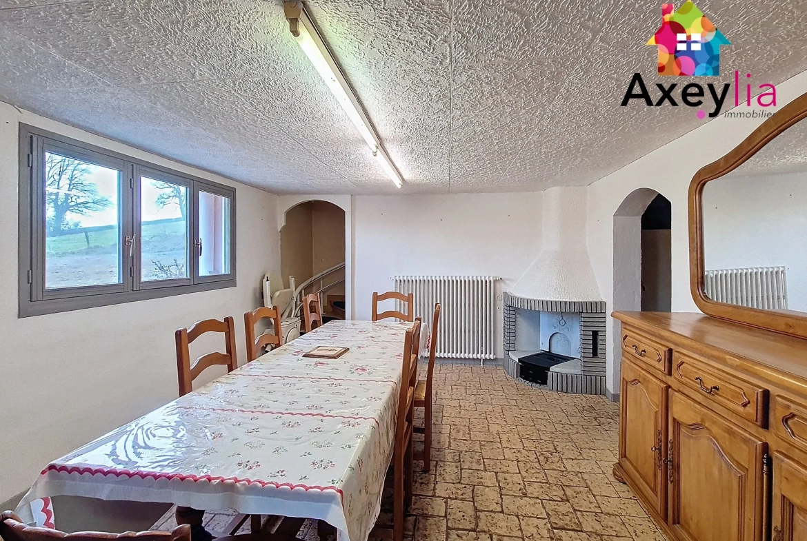 Belle maison familiale à vendre à Charlieu avec terrain de 1664 m² 