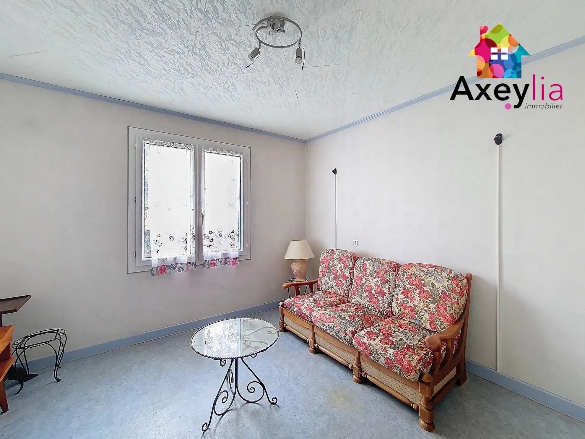 Belle maison familiale à vendre à Charlieu avec terrain de 1664 m² 