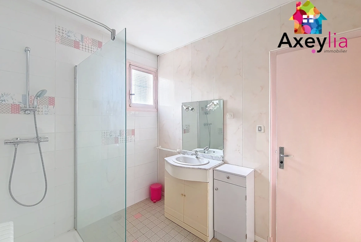 Belle maison familiale à vendre à Charlieu avec terrain de 1664 m² 