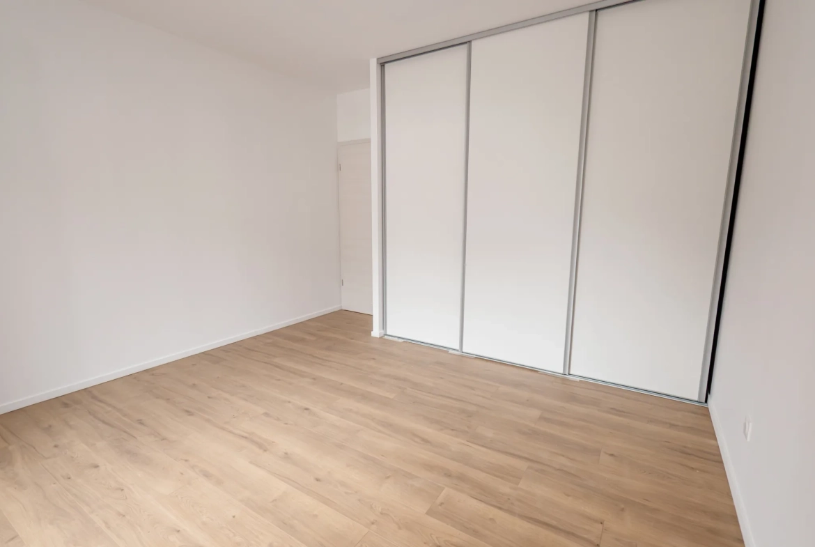 Appartement 5 pièces avec terrasse, cave et parking à La Cluse et Mijoux 