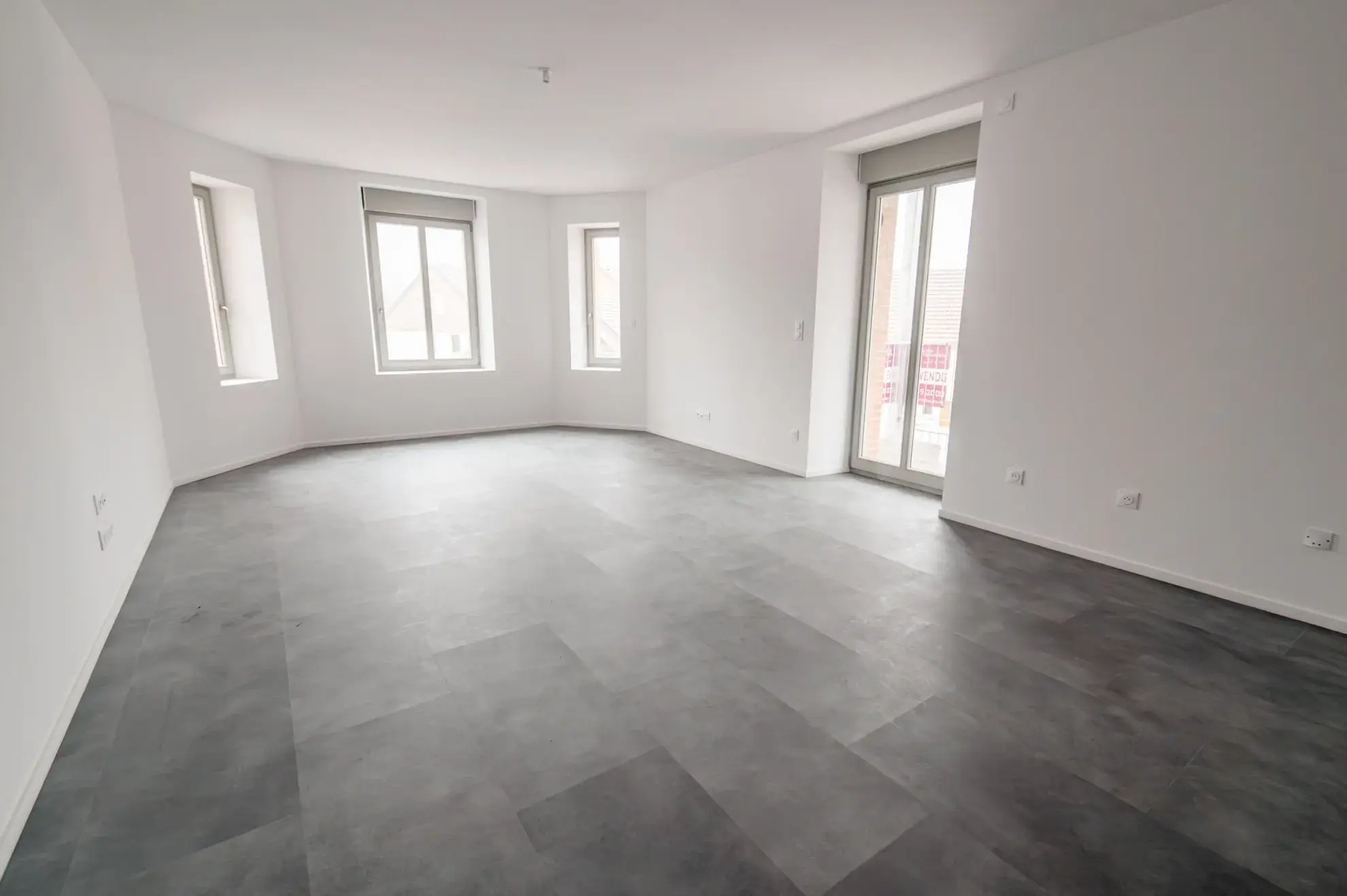 Appartement 5 pièces avec terrasse, cave et parking à La Cluse et Mijoux 