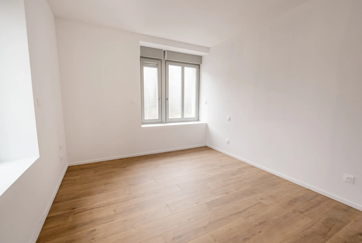 Appartement 5 pièces avec terrasse, cave et parking à La Cluse et Mijoux 