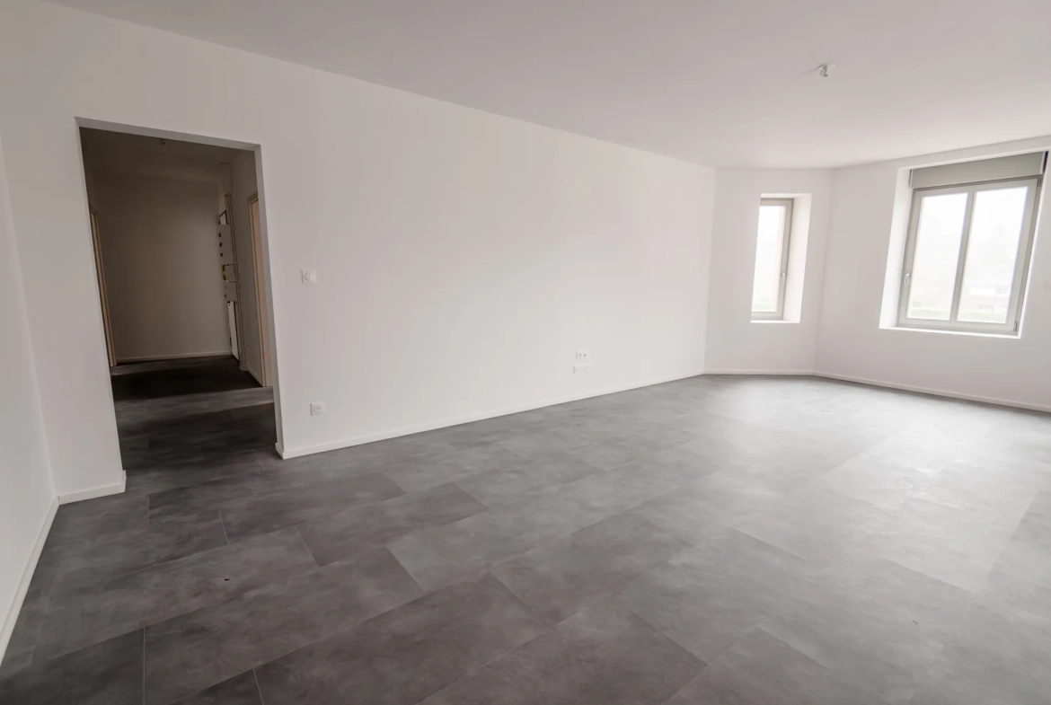 Appartement 5 pièces avec terrasse, cave et parking à La Cluse et Mijoux 