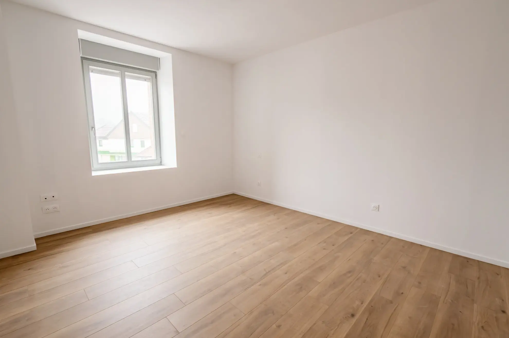 Appartement 5 pièces avec terrasse, cave et parking à La Cluse et Mijoux 