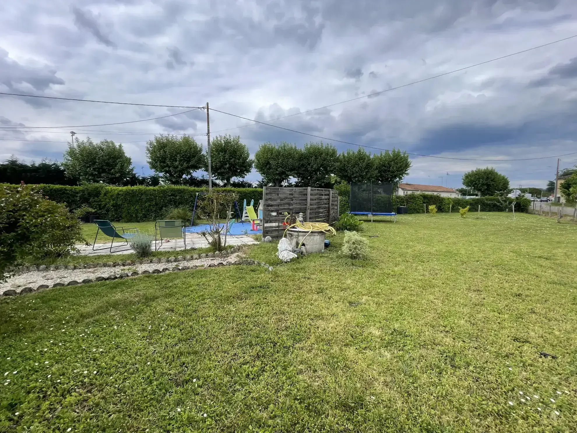 Charmante maison de plain-pied avec jardin à Saint-Magne-de-Castillon 