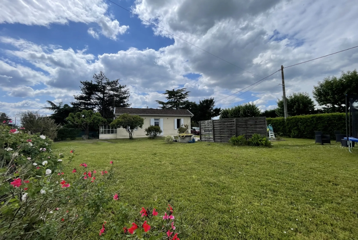 Charmante maison de plain-pied avec jardin à Saint-Magne-de-Castillon 