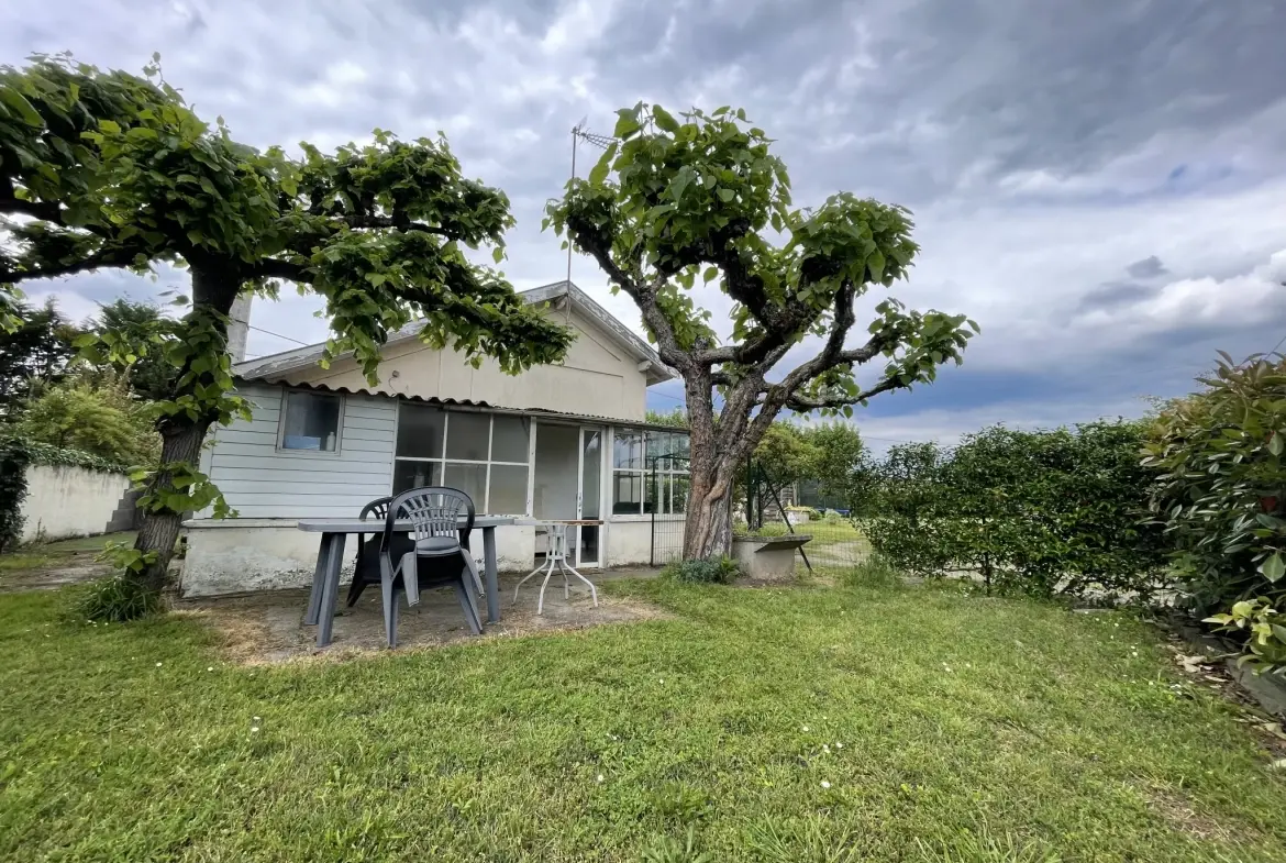 Charmante maison de plain-pied avec jardin à Saint-Magne-de-Castillon 