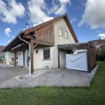 Maison chaleureuse à Levier avec garage double, terrasse et potentiel d’aménagement