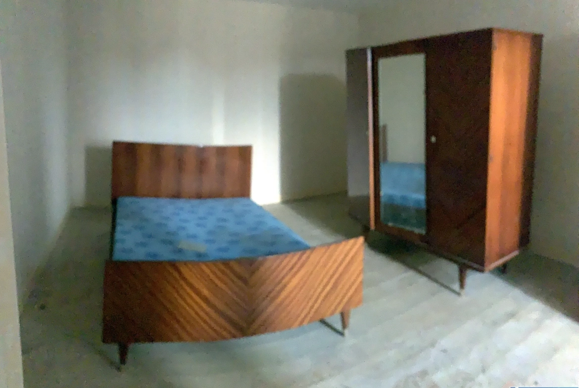 Maison à rénover de 120 m² avec dépendances à Beauvais-sur-Matha (17490) 