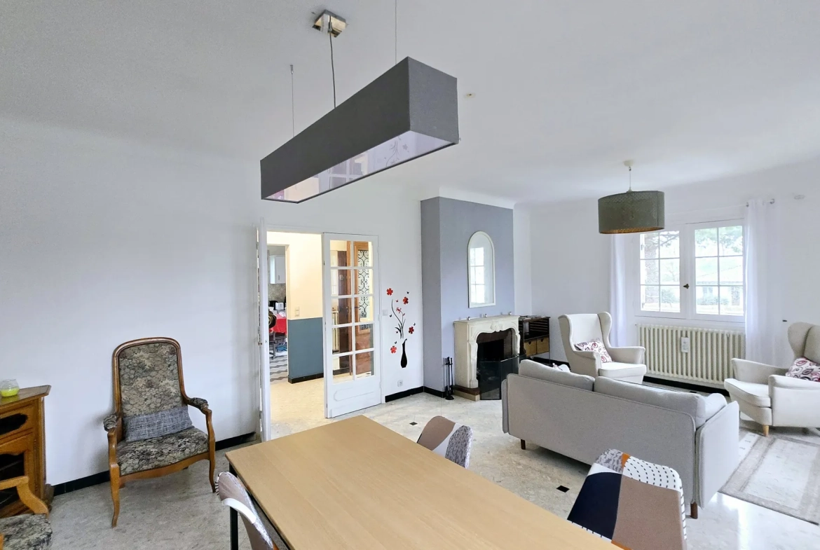 Maison traditionnelle de 175m² avec jardin à Port Sainte Foy et Ponchapt 