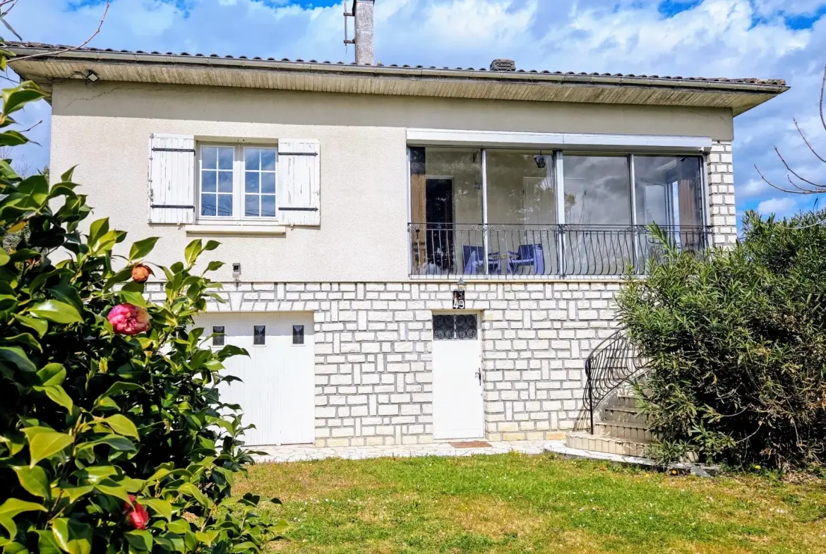 Maison traditionnelle de 175m² avec jardin à Port Sainte Foy et Ponchapt 