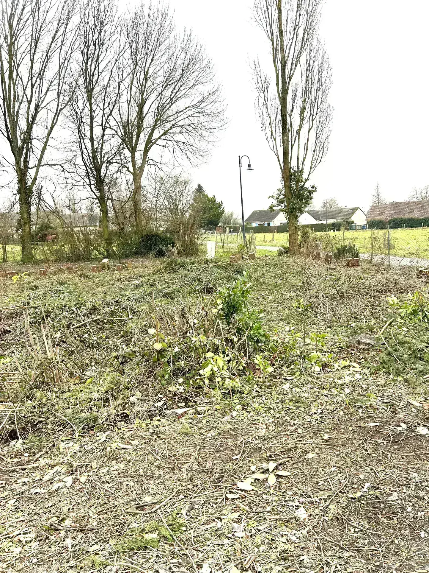 Terrain constructible de 1200 m² à Puchay proche Paris 