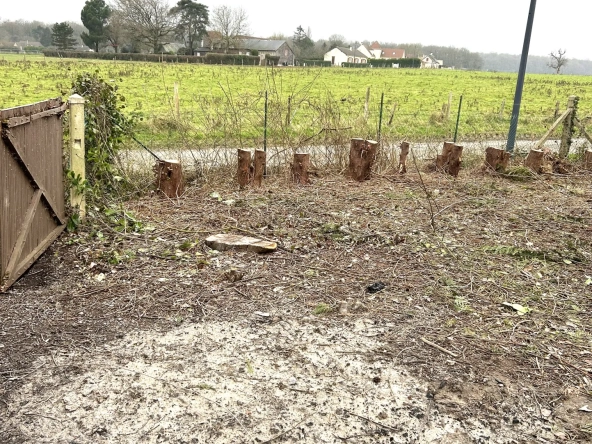 Terrain constructible de 1200 m² à Puchay proche Paris