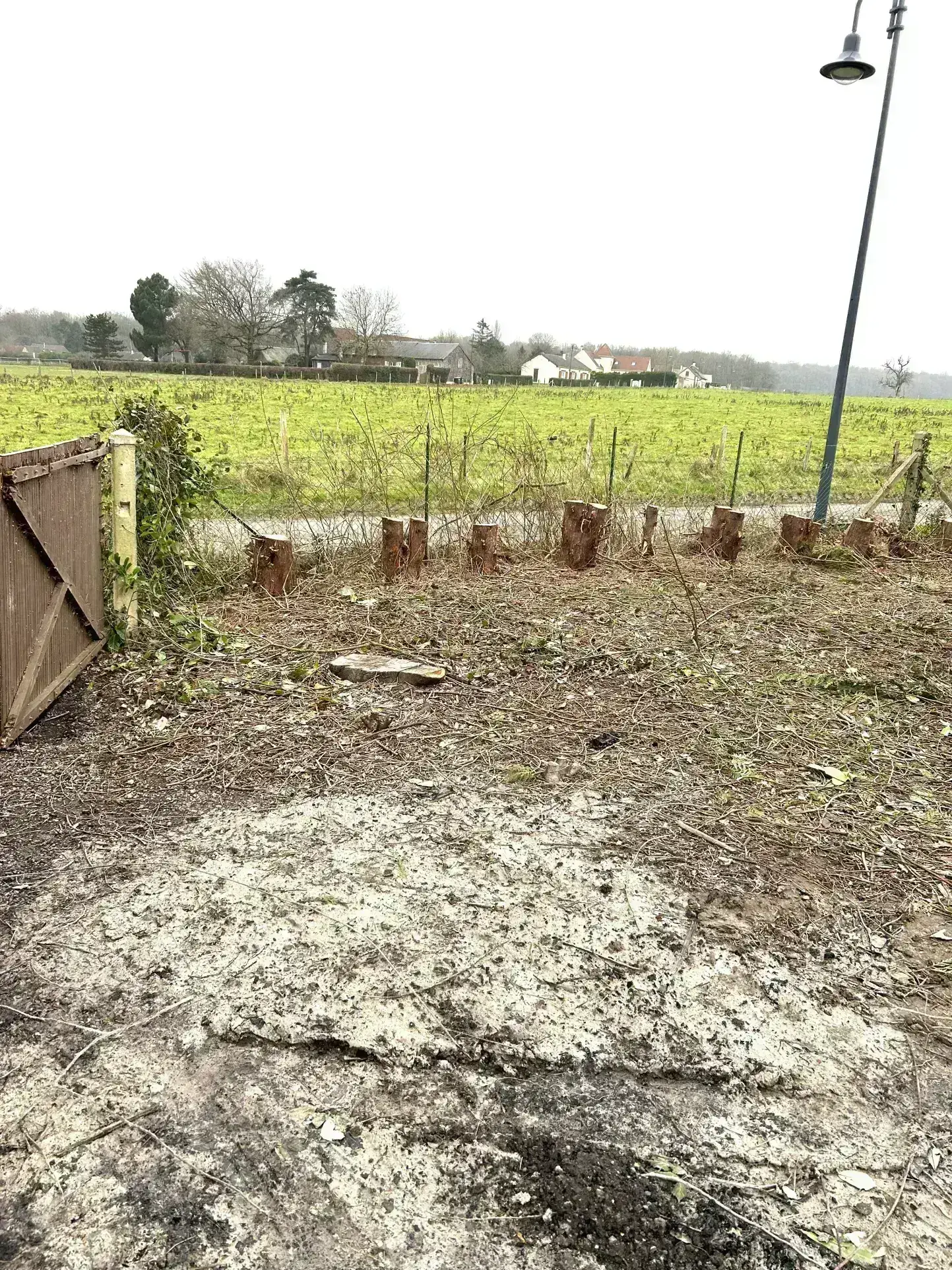 Terrain constructible de 1200 m² à Puchay proche Paris 