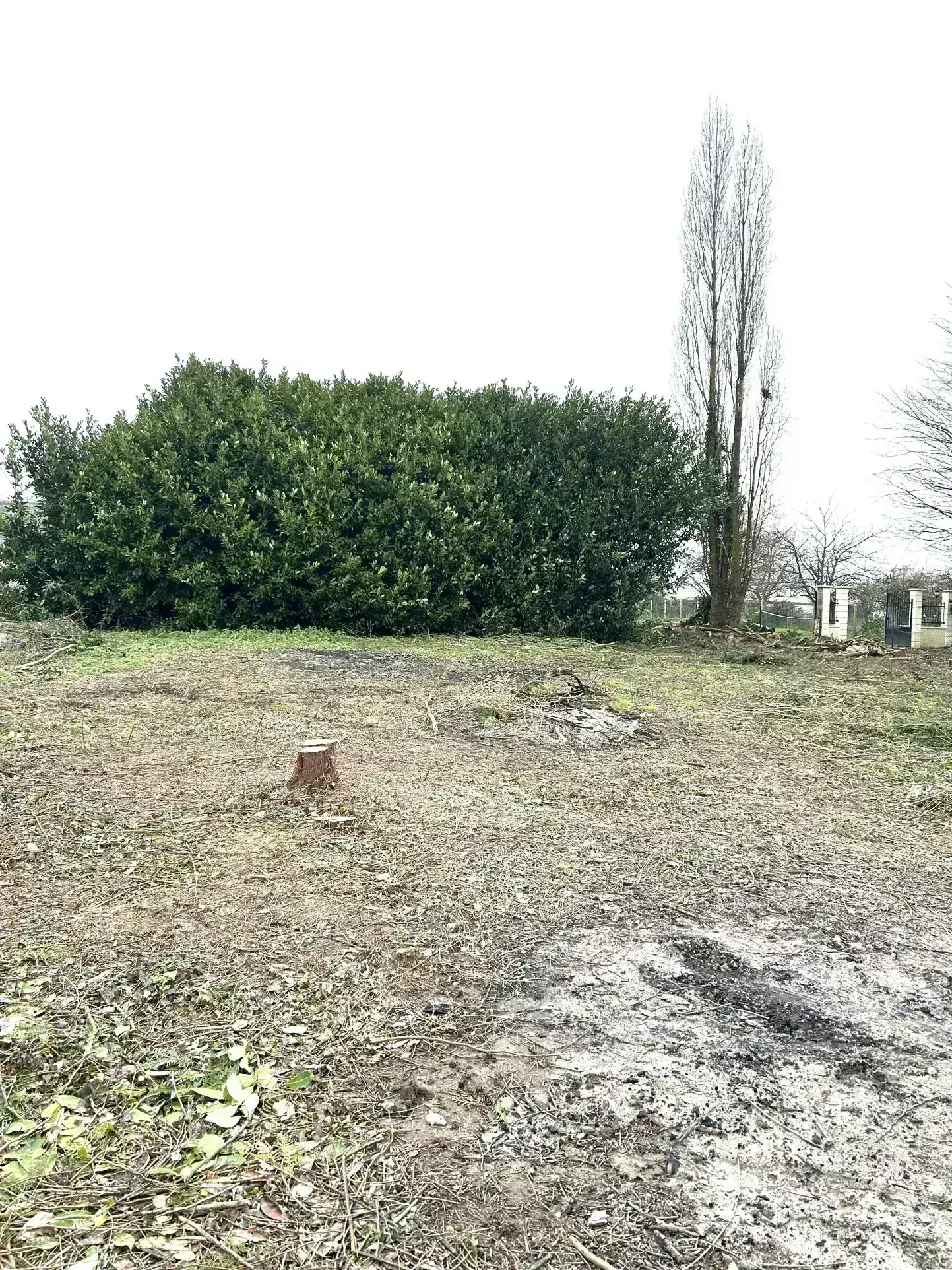 Terrain constructible de 1200 m² à Puchay proche Paris 