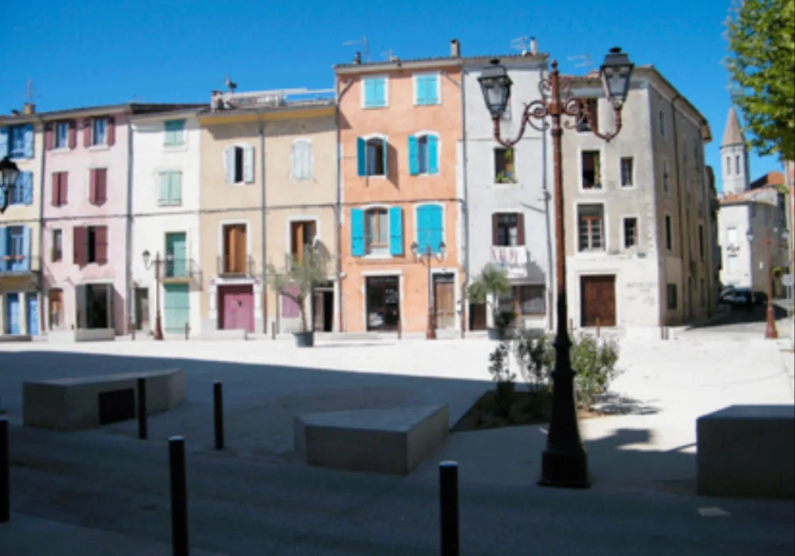 Appartement 5 pièces rénové avec terrasse et cave à Ganges 