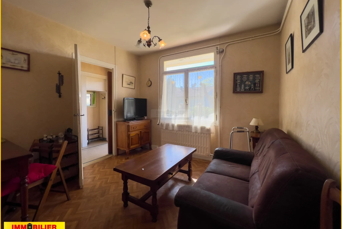 Maison à rénover avec 4 chambres et garage proche centre de Podensac 