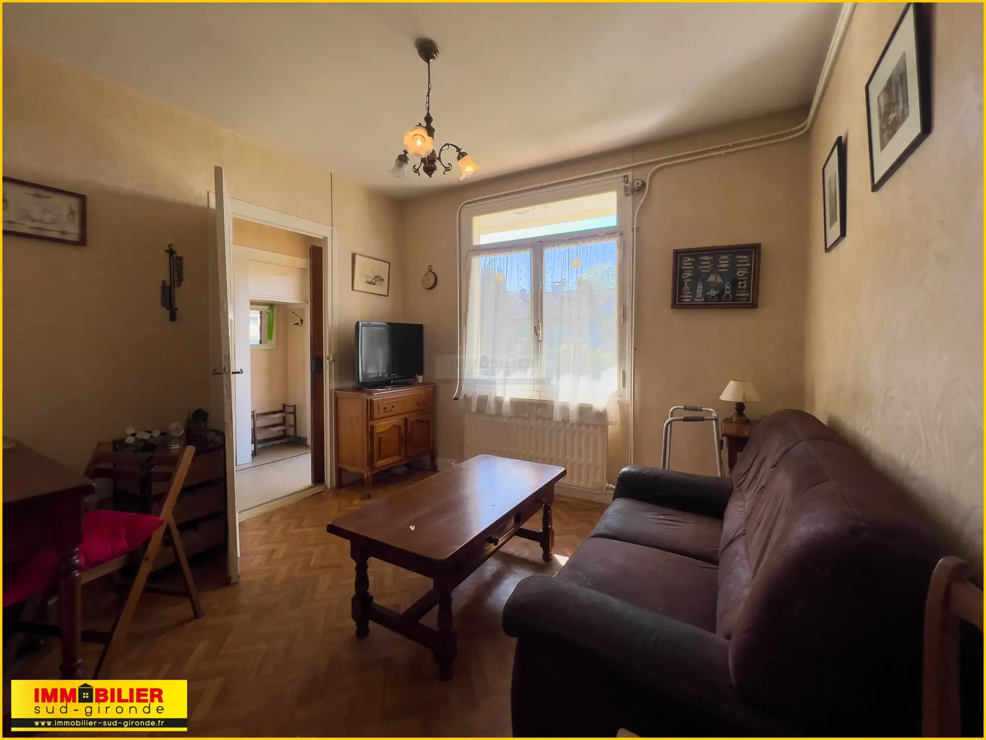 Maison à rénover avec 4 chambres et garage proche centre de Podensac 