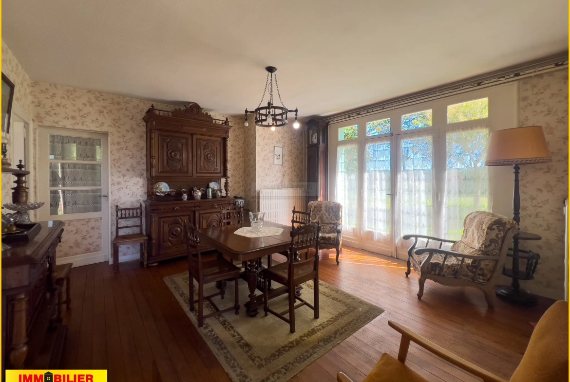 Maison à rénover avec 4 chambres et garage proche centre de Podensac 