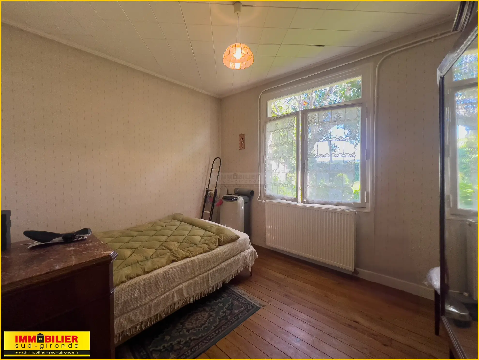 Maison à rénover avec 4 chambres et garage proche centre de Podensac 