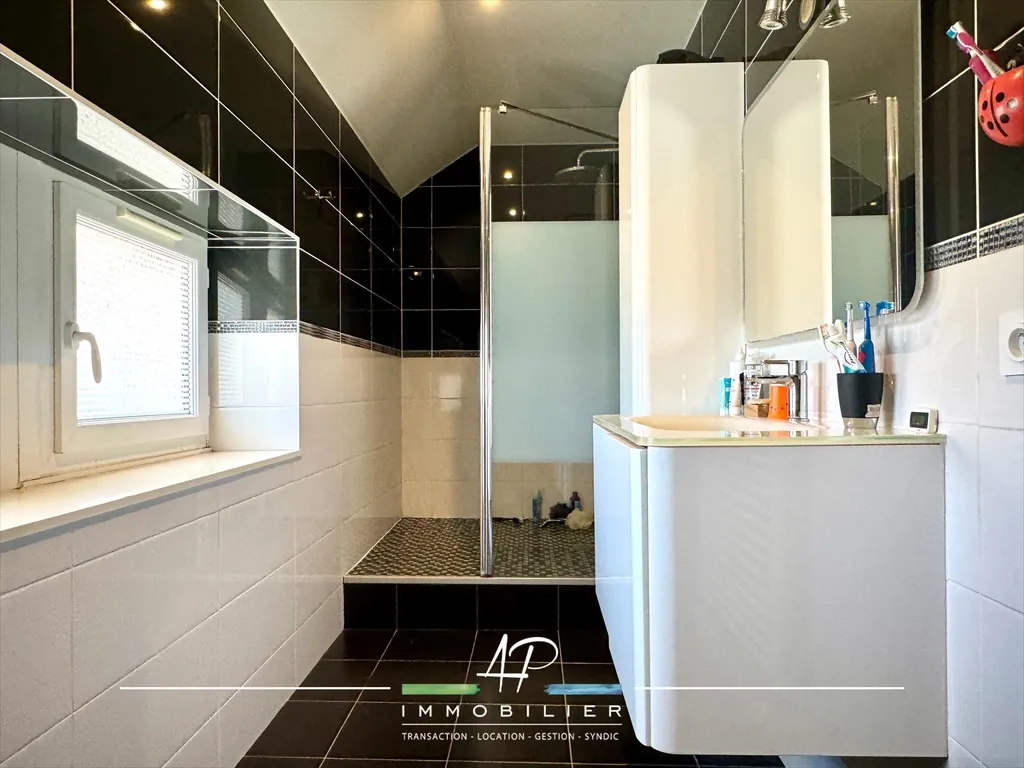 Belle maison 4 chambres avec piscine à Jancigny, 21310 - Construction récente et prestations modernes 