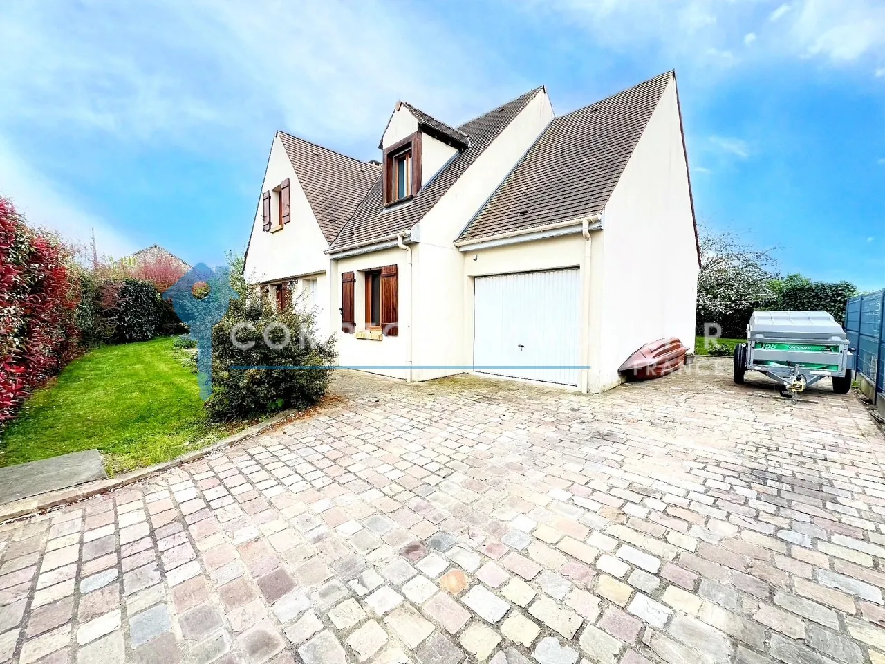Maison moderne à Auneau avec 4 chambres et jardin paysagé 