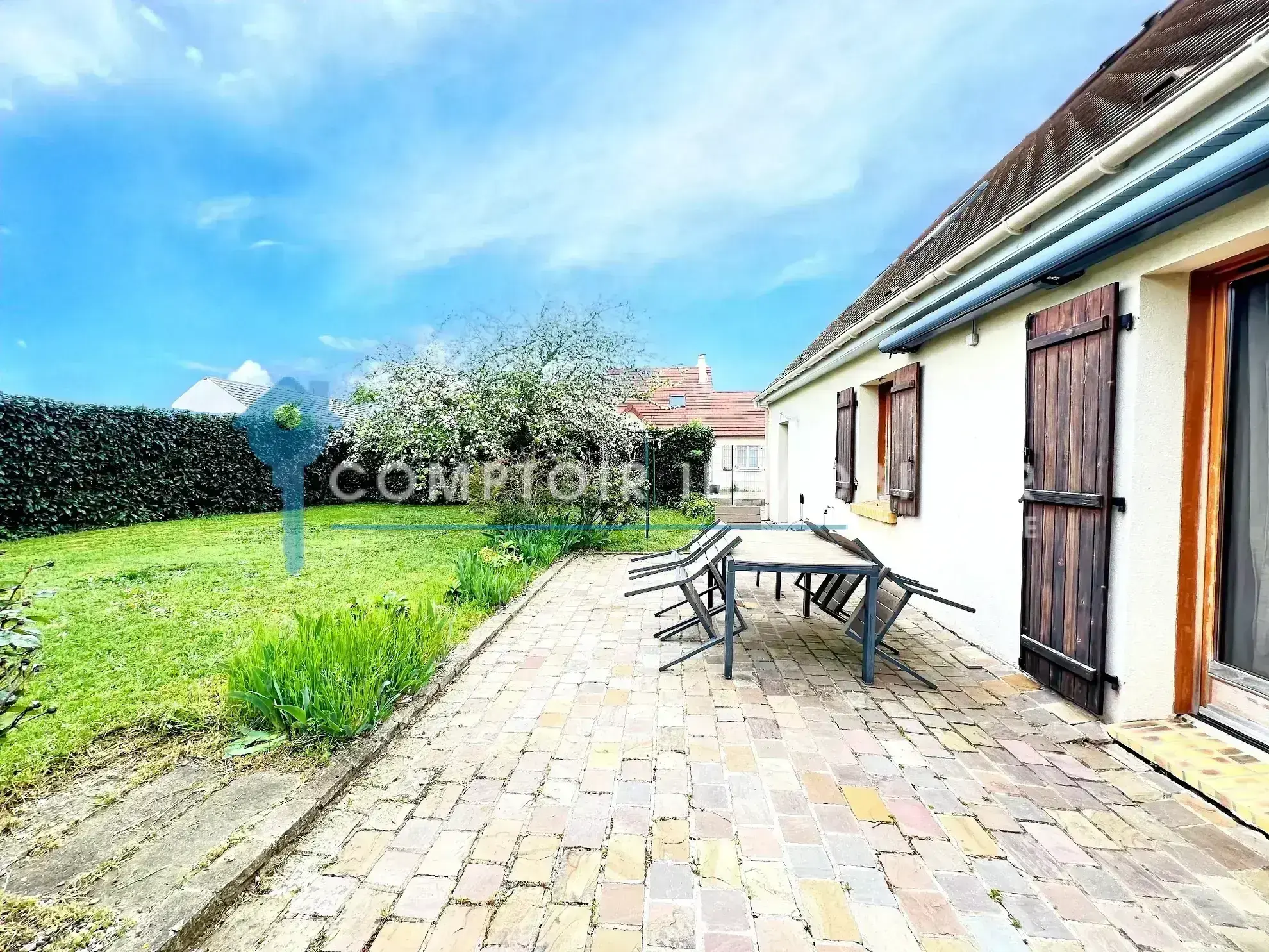 Maison moderne à Auneau avec 4 chambres et jardin paysagé 