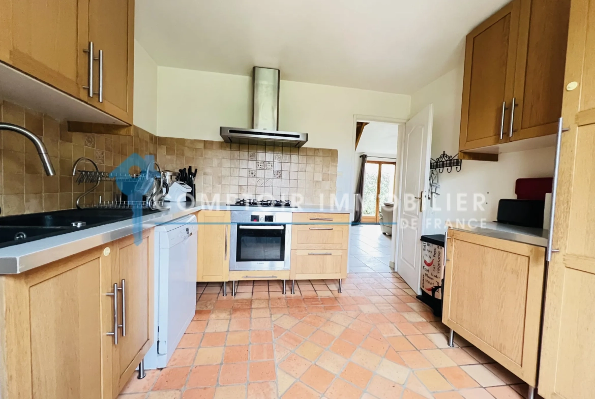 Maison moderne à Auneau avec 4 chambres et jardin paysagé 