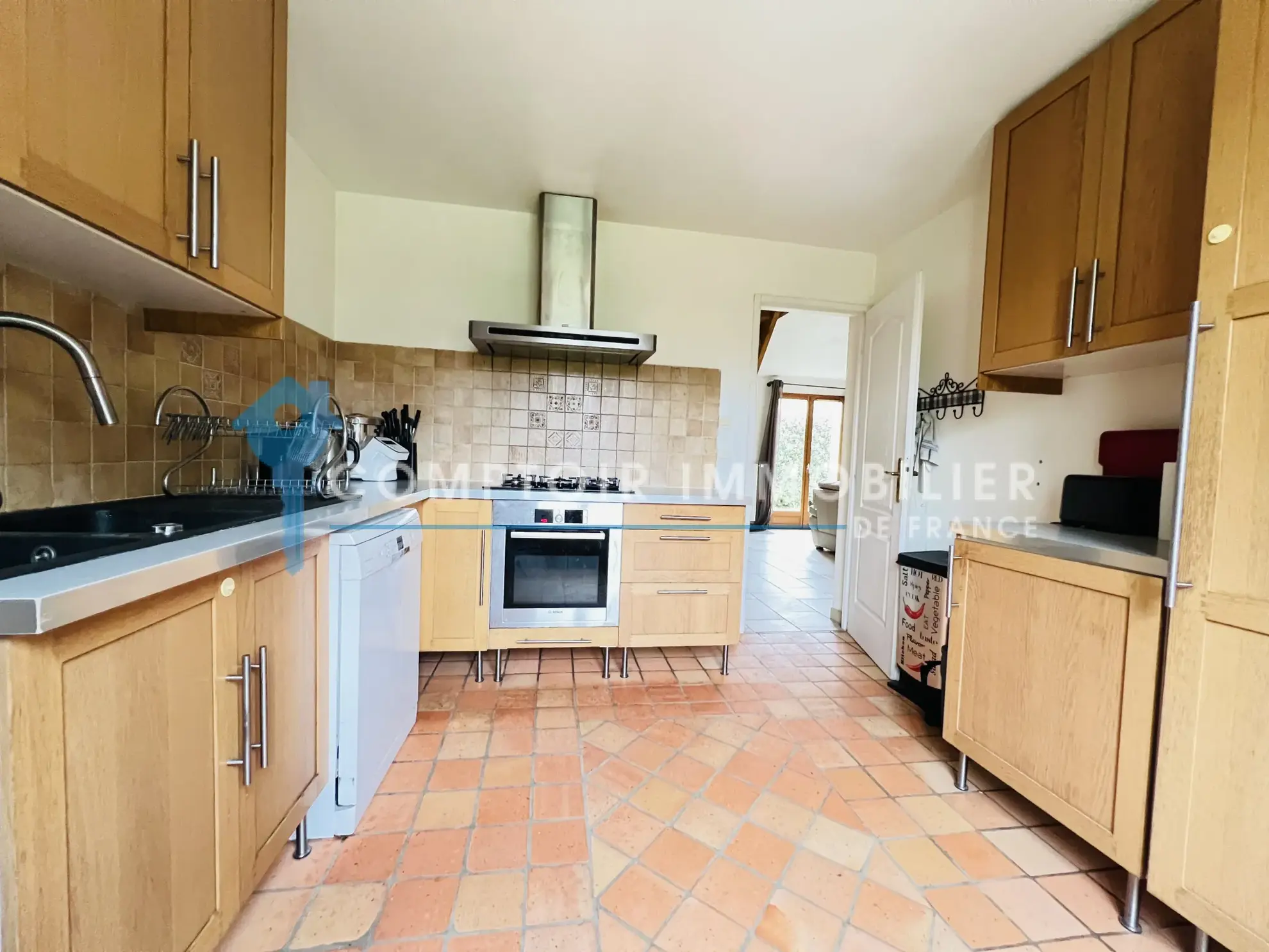 Maison moderne à Auneau avec 4 chambres et jardin paysagé 