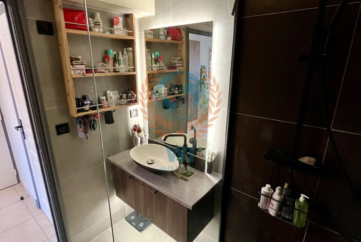 Magnifique duplex rénové de 59 m² à Vidauban avec vue dégagée et prestations haut de gamme 