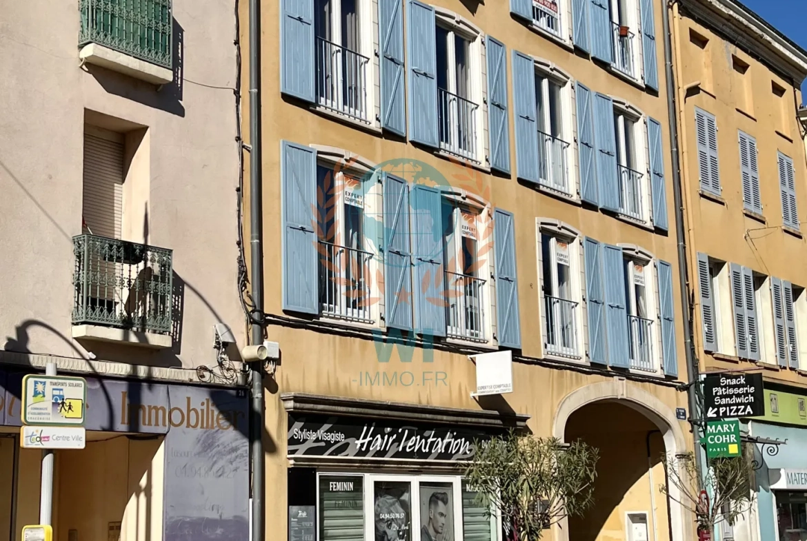 Magnifique duplex rénové de 59 m² à Vidauban avec vue dégagée et prestations haut de gamme 