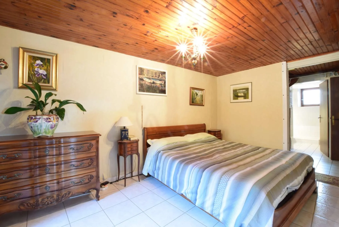 Maison avec vue sur les montagnes à Voiron, 4 chambres, dépendances, jardin de 475 m² 