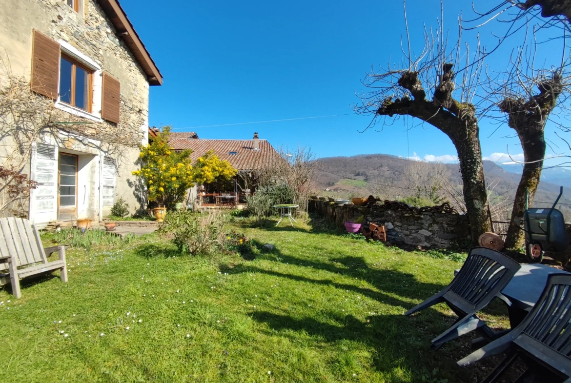 Maison avec vue sur les montagnes à Voiron, 4 chambres, dépendances, jardin de 475 m² 