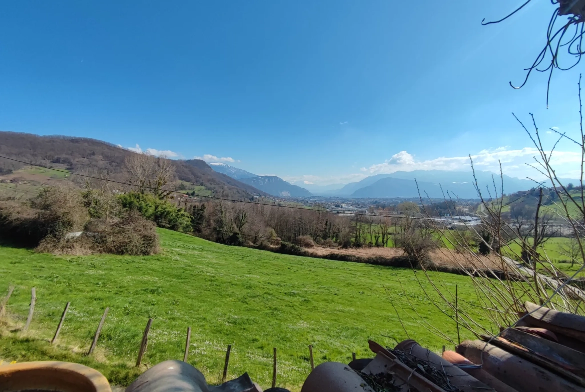 Maison avec vue sur les montagnes à Voiron, 4 chambres, dépendances, jardin de 475 m² 