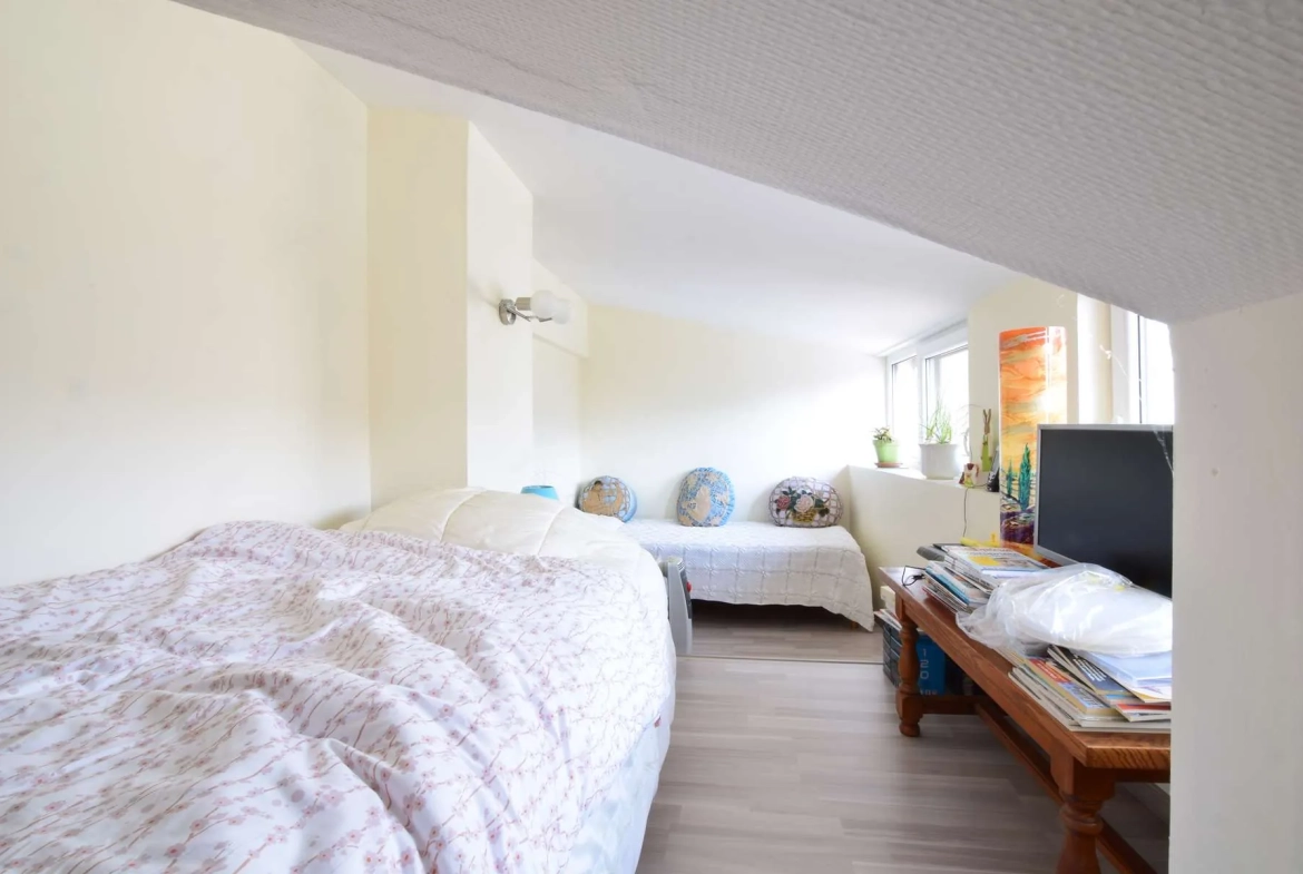 Maison avec vue sur les montagnes à Voiron, 4 chambres, dépendances, jardin de 475 m² 